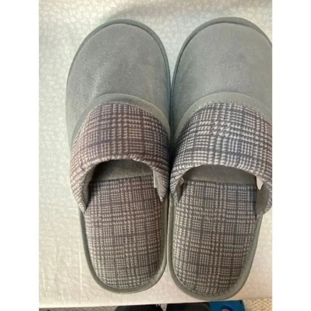 GOLDTOE Men's Size Medium (8-9) Gray Memory Foam Slippers.